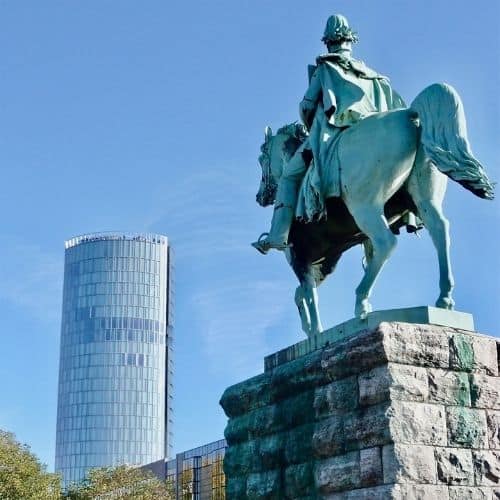 Bürogebäude in Koeln für Versicherungen und B2B Unternehmen